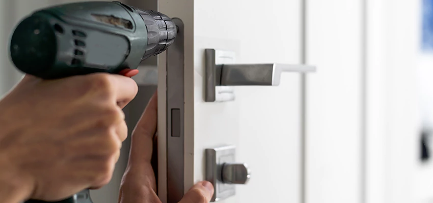 Locksmith For Lock Replacement Near Me in Burbank, CA